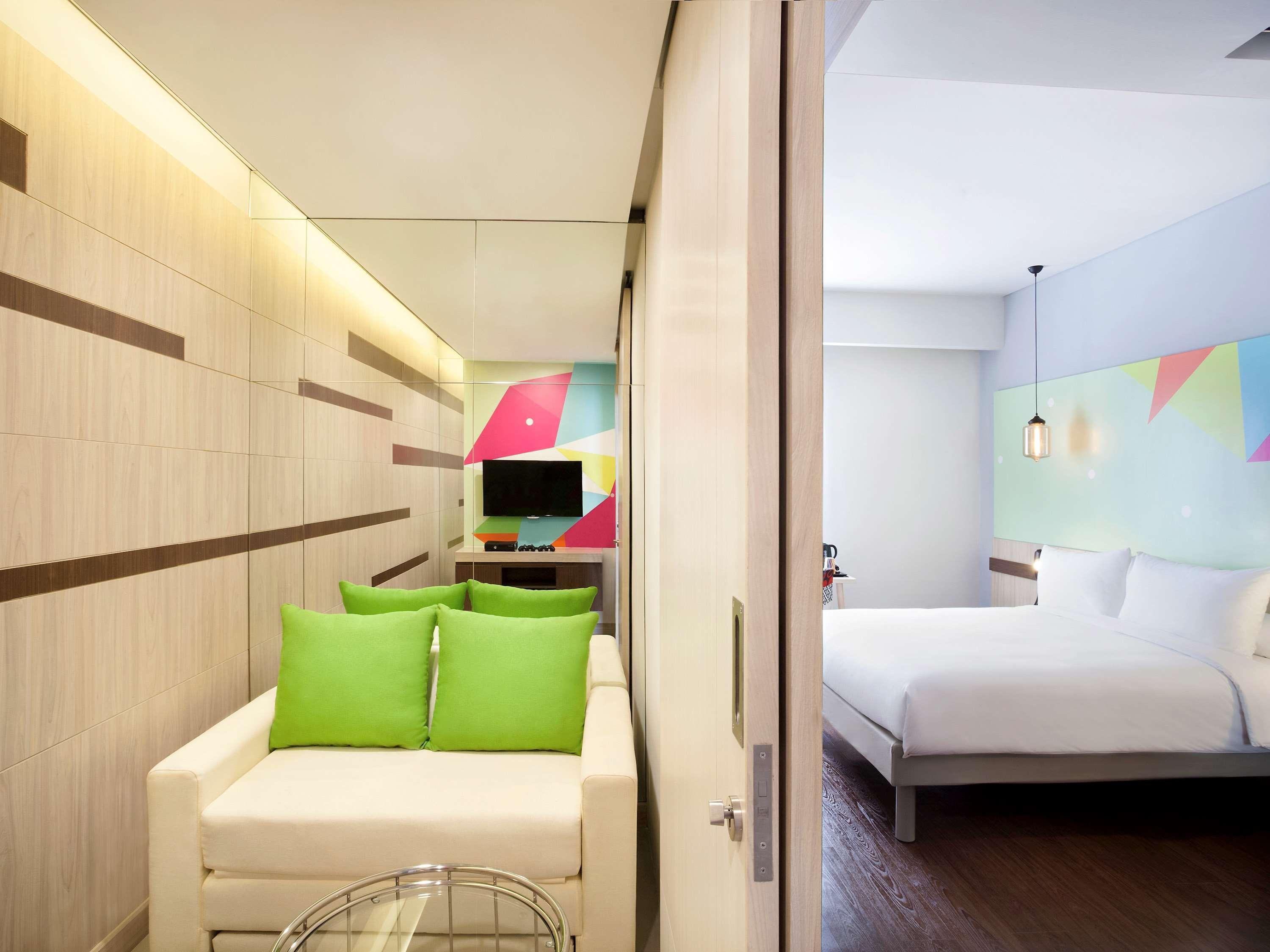 Ibis Styles Jakarta Sunter Exteriör bild