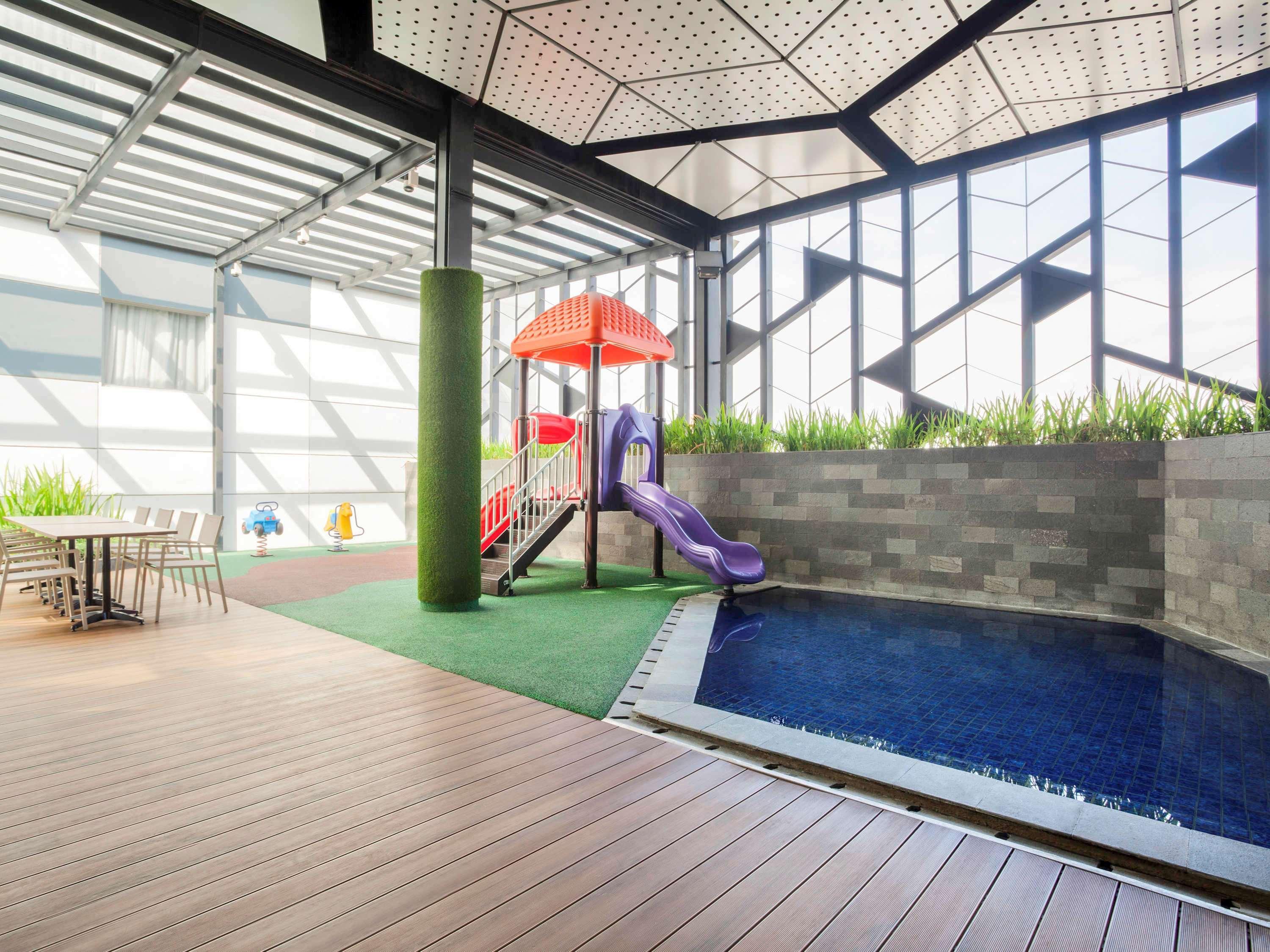 Ibis Styles Jakarta Sunter Exteriör bild
