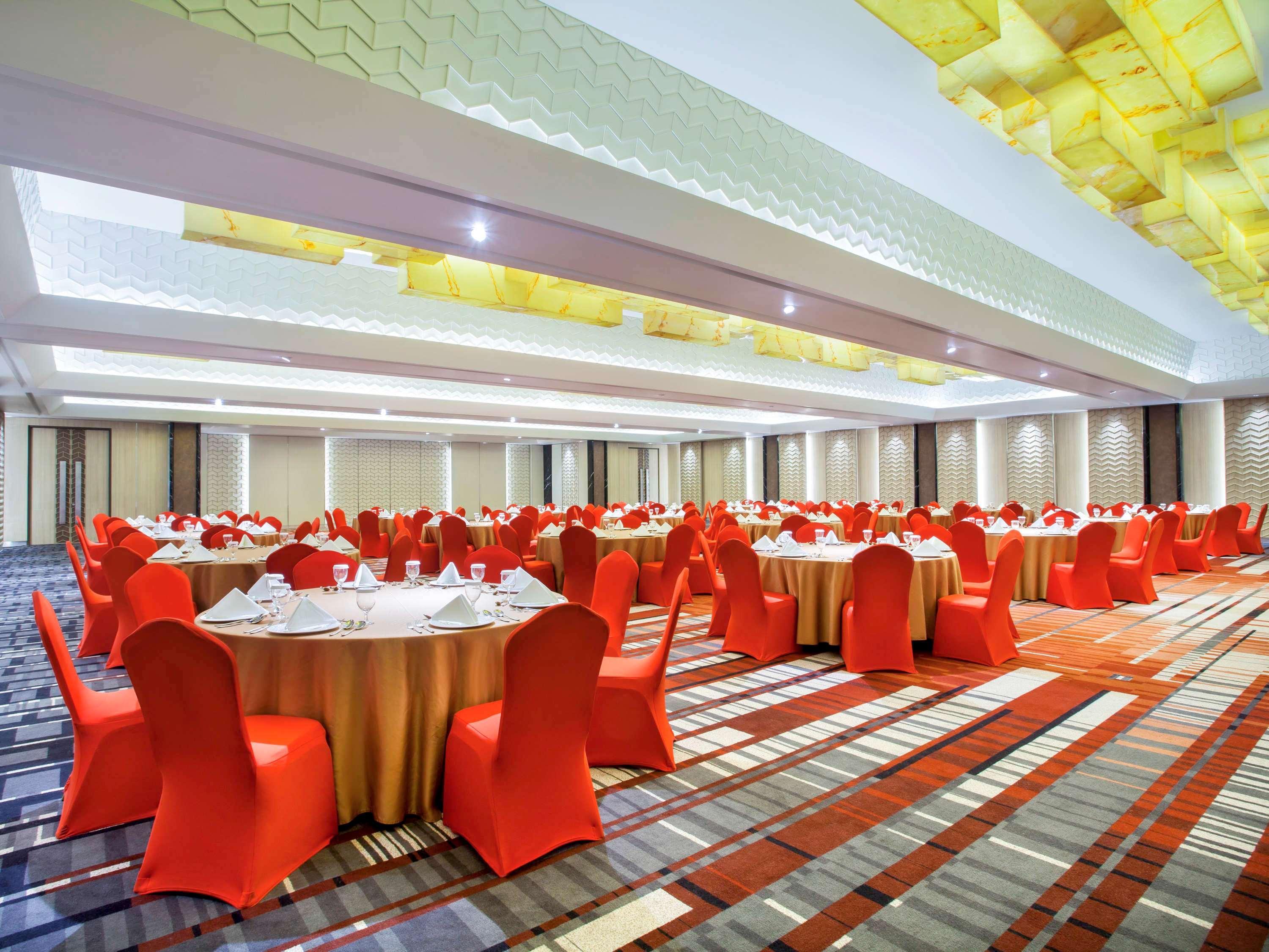 Ibis Styles Jakarta Sunter Exteriör bild
