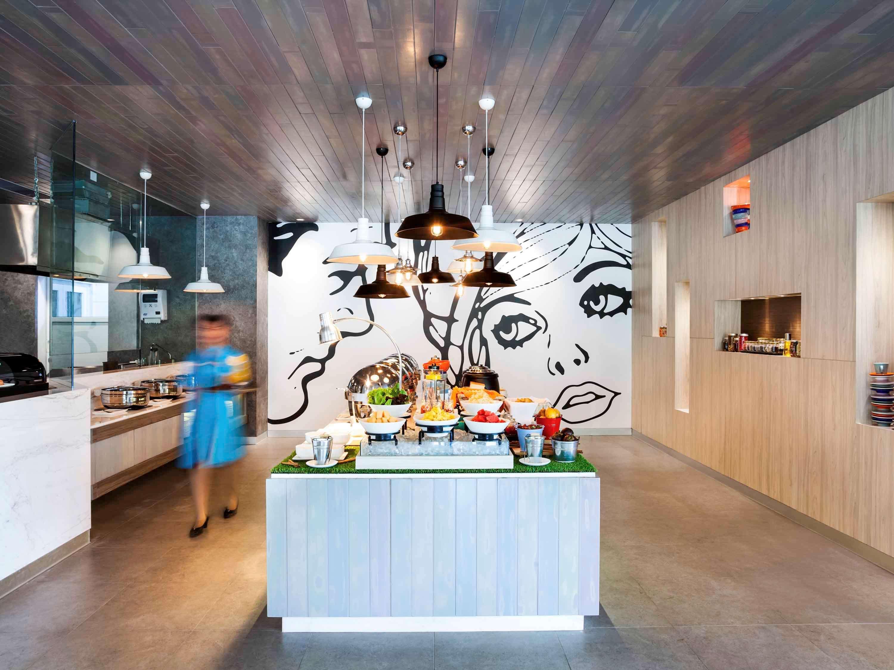 Ibis Styles Jakarta Sunter Exteriör bild