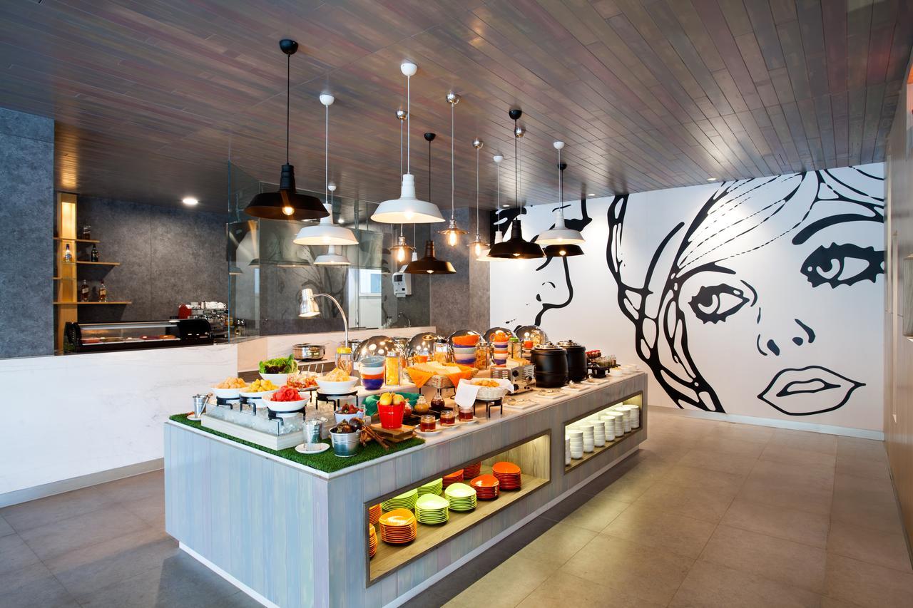 Ibis Styles Jakarta Sunter Exteriör bild