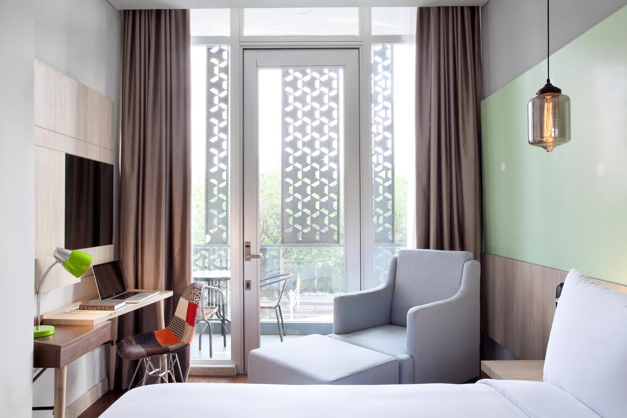 Ibis Styles Jakarta Sunter Exteriör bild