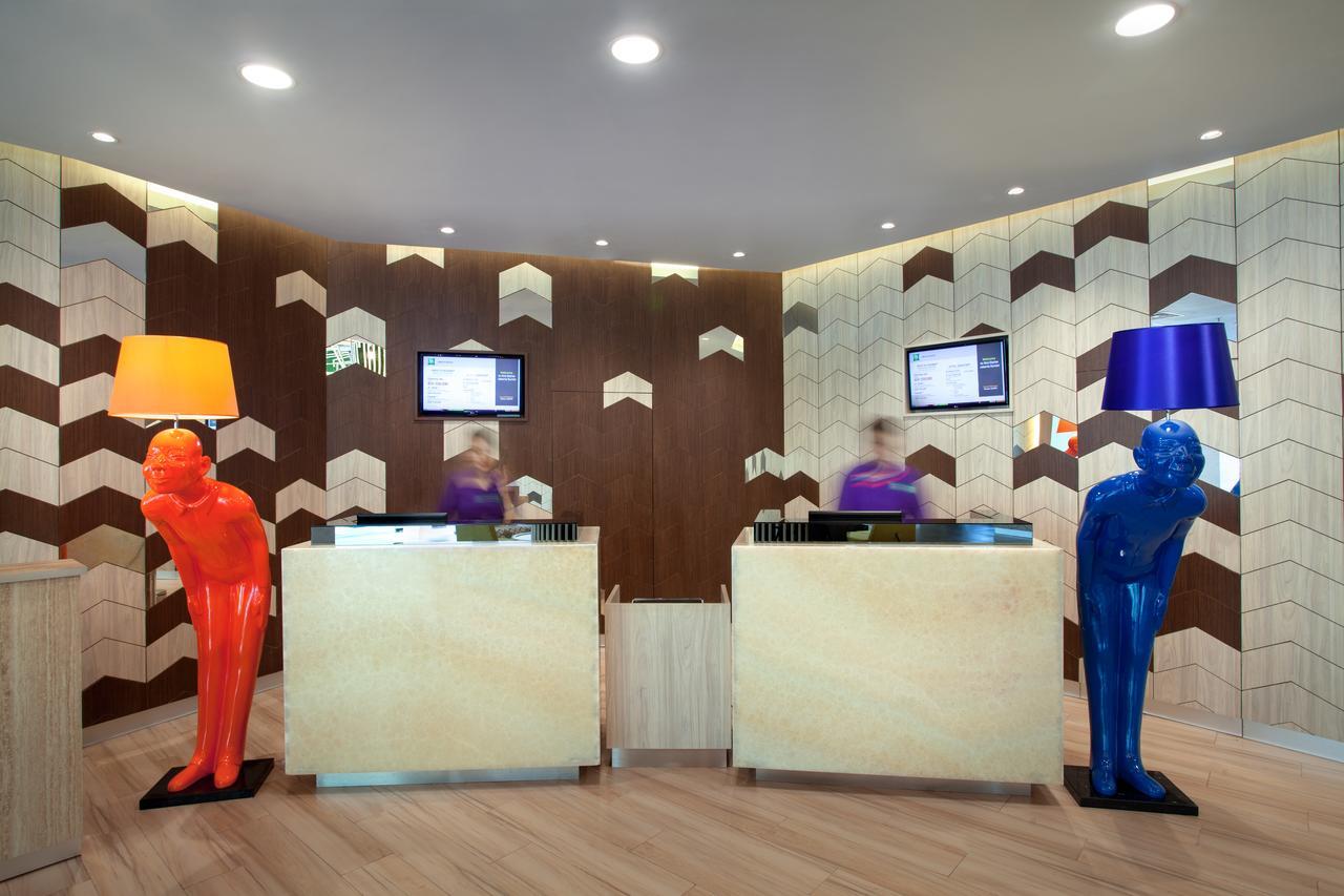Ibis Styles Jakarta Sunter Exteriör bild