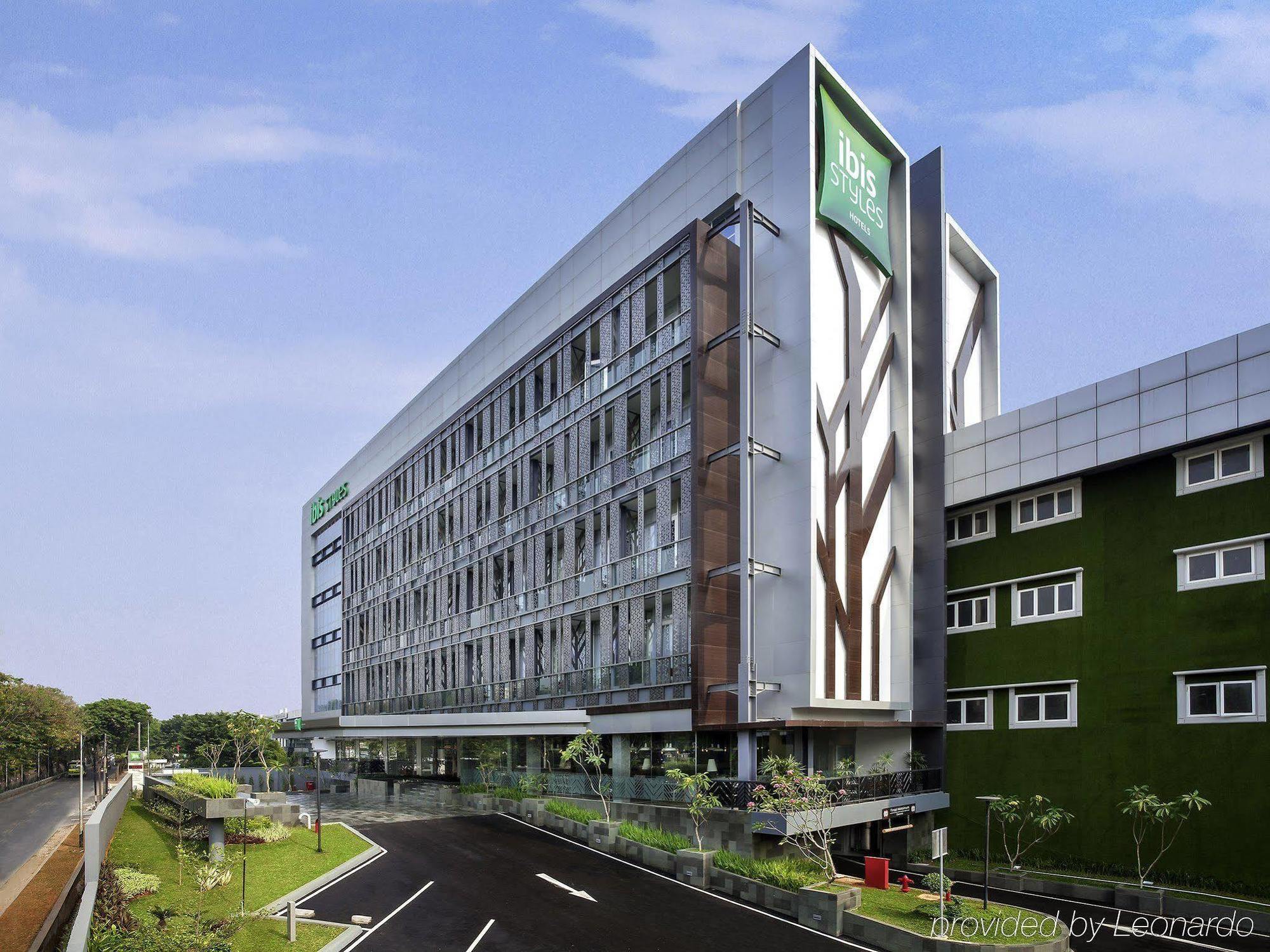 Ibis Styles Jakarta Sunter Exteriör bild