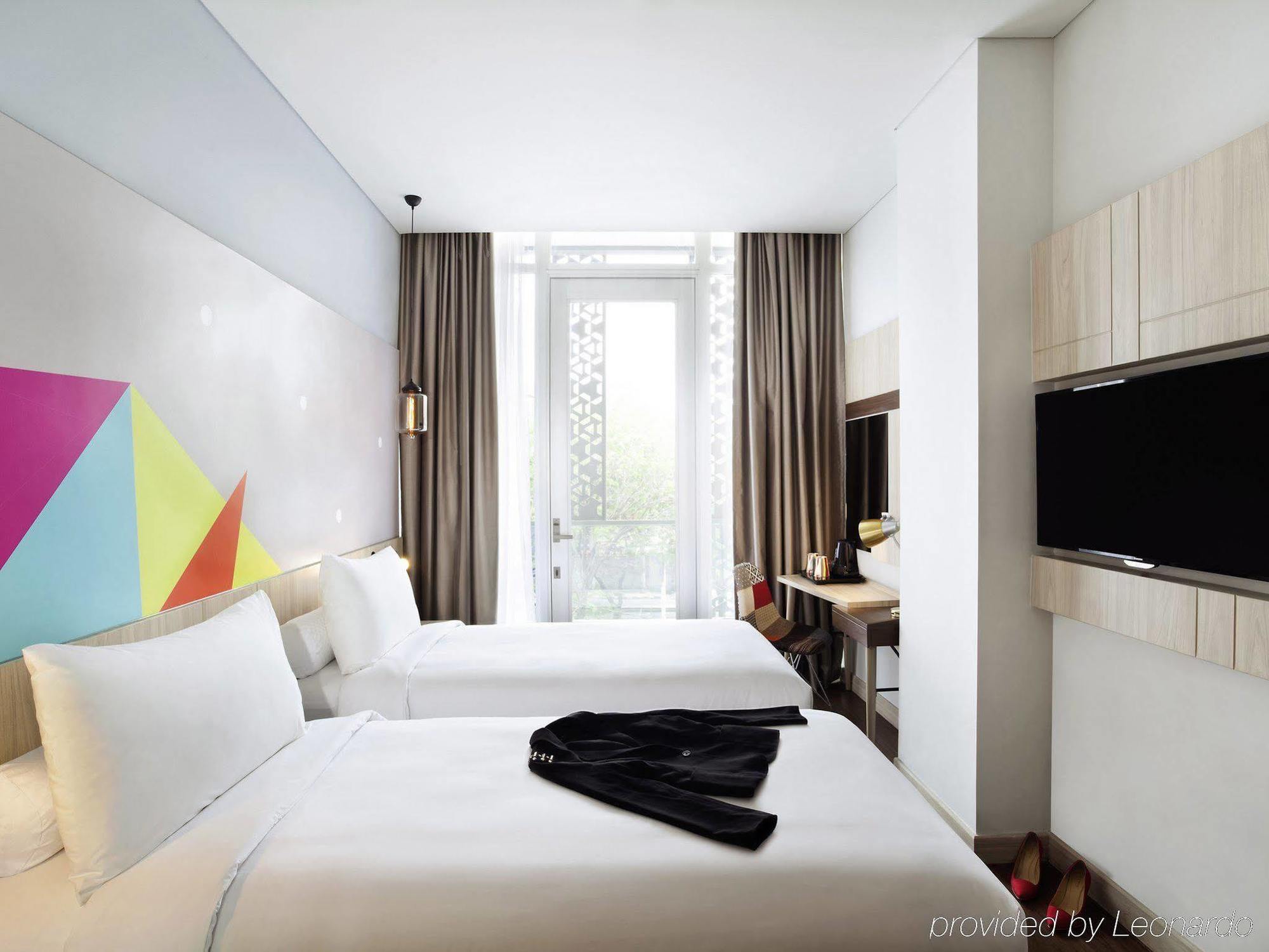 Ibis Styles Jakarta Sunter Exteriör bild